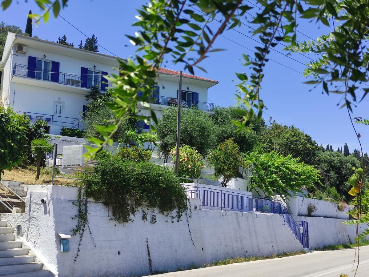 Blue And White Apartments 1 Benitses  Buitenkant foto